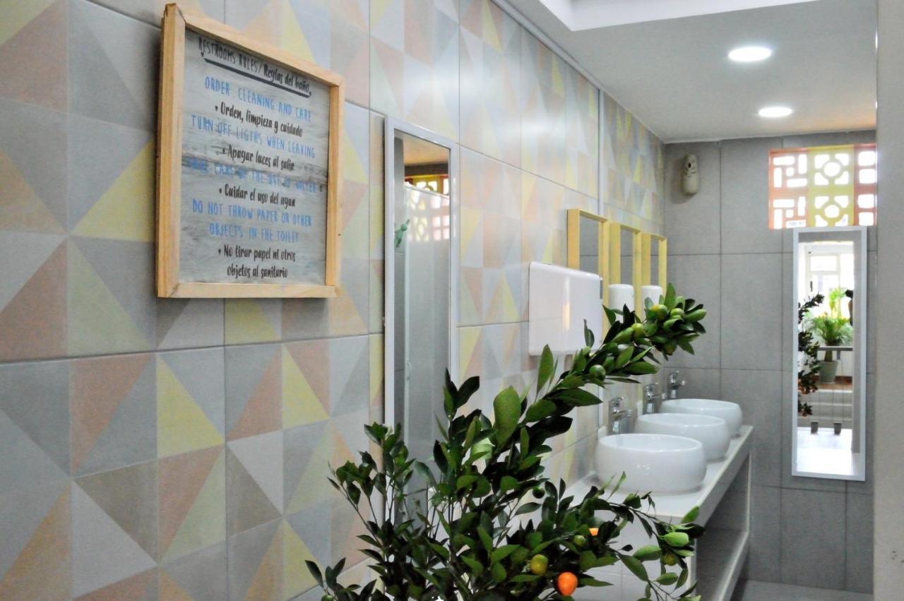 Hostal Mad Nomad