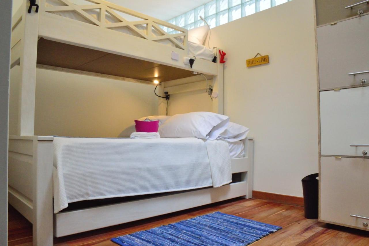 Mad Nomad Hostal *
